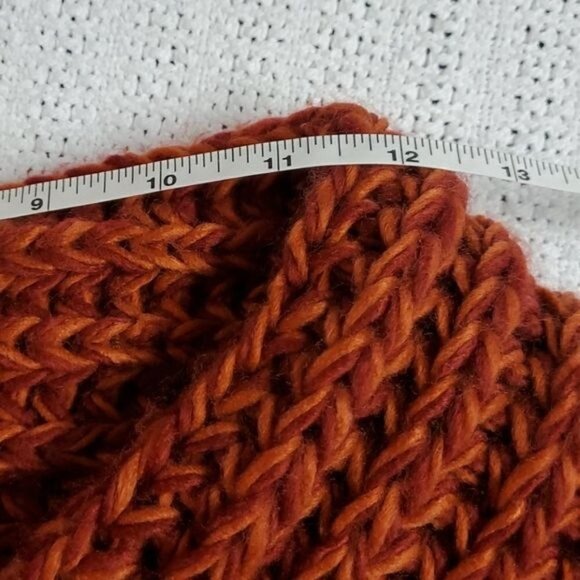 Handknitted Wraparound Decorative Thick Sz OS Scarf with Button Closure - Picture 5 of 5